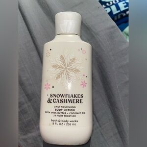 Bath & Body Works Snowflakes & Cashmere Lotion